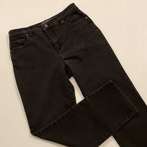 Gloria Vanderbilt Amanda Black denim jeans.  Women’s size 12 petite